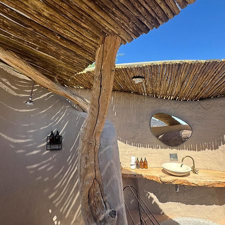 ホテル Camp Kipwe Twyfelfontein エクステリア 写真